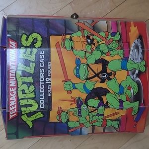 VINTAGE 80's and 90's Ninja Turles with Vintage Case - 20 pieces w few accessor